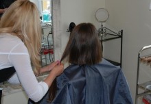 Od poniedziałku otwarte salony fryzjerskie i kosmetyczne. Plan na maj  za tydzień