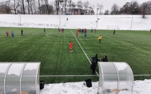 Sokół Ostróda -  Wigry Suwałki 4:6. Hokejowy wynik, bo i boisko jak lodowisko