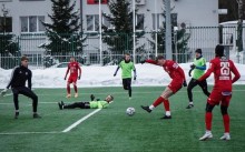 Wigry Suwałki  po 3:0 pokonały Ruch Wysokie Mazowieckie i Olimpię Zambrów. Pruszków na początek ligi