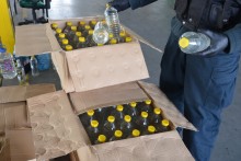 Pracownicy KAS przekazali szpitalowi 190 litrów alkoholu [wideo]