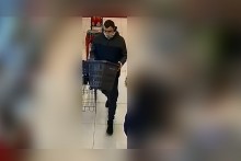 Augustowscy policjanci poszukują sprawcy kradzieży