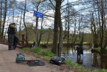 Kilkadziesiąt osób sprzątało w sobotę Rospudę i jej brzegi [zdjęcia]