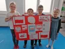 Biało-czerwona i orzeł biały. Dzieci z gminy Suwałki doskonale znają symbole narodowe [zdjęcia]