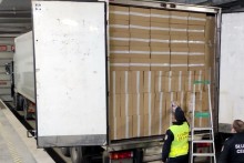 Zamiast gwoździ, papierosy. KAS udaremniła przemyt papierosów wartych ponad 9,5 mln zł 