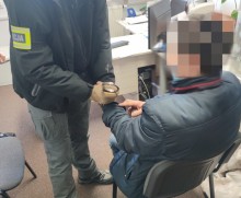 Próbowali ukraść koparkę, ale zakopali się w błocie