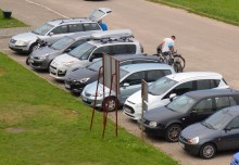 Na auto używane Polak pracuje niemal cały rok 