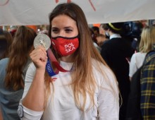 Maria Andrejczyk pomaga - wystawiła na licytację swój medal olimpijski. Cena wywoławcza: 200 tys. zł