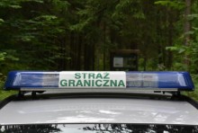 Strażnik graniczny zachował się jak rasowy policjant. Kierowcy trudno było trzymać się prawego pasa