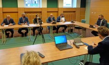 Nie będzie konieczności zdawania gospodarstwa w razie przejścia rolnika na emeryturę?