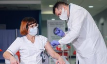 Rekord przypadków, przyspieszą szczepienia. Zakażenia w Suwałkach i Sejnach, ale bez trzeciej fali