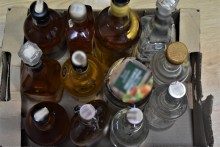 Sztabin. Nielegalny alkohol i papierosy w mieszkaniu 55-latka