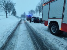 Trudne warunki na drogach. Mnóstwo kolizji, ciężarówki stały w korku aż po Mariampol