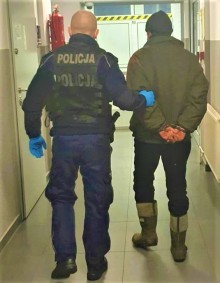 Najpierw razem pili, potem okradli kolegę. Za wybrane z konta pieniądze kupili telewizor