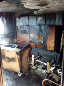 W pożarze mieszkania przy ul. Konarskiego w Sejnach spłonął starszy mężczyzna