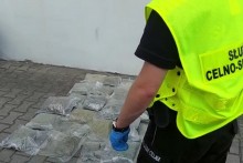 Akcja na autostradzie z udziałem podlaskiej Służby Celno-Skarbowej. Dziewięć kilogramów marihuany