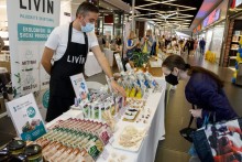 Litwa. Spadły obroty w dużych sklepach, polscy rolnicy nie muszą badać się na obecność COVID-19