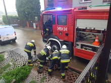 Zalane ulice, połamane drzewa i osuwiska. Bilans wczorajszej burzy w regionie [zdjęcia]