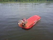 Augustowscy policjanci przyszli z pomocą parze z wywróconego skutera