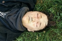 Policjanci poszukują osób, które pomogłyby ustalić tożsamość mężczyzny wyłowionego z jeziora