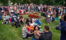 Suwałki Blues Festival. Miasto żyje, chce przyciągnąć młodsze pokolenia -foto z placu, parku, Komina