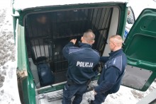 Suwalscy policjanci zatrzymali mężczyznę poszukiwanego za kradzieże