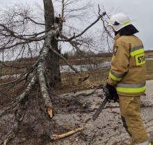 Wiatr wieje z prędkością 85-90, a nawet 100 km/h. Oby do wieczora