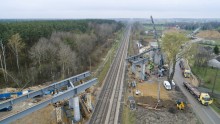 Rail Baltica. Bezkolizyjne skrzyżowanie – ponad stumetrowa przeprawa nad torami Warszawa – Białystok