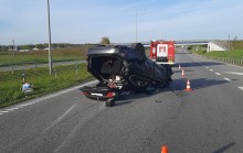 Dachowanie w Koniecborze. Kierowca został przewieziony do szpitala