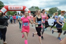 W niedzielę pobiegną z pomocą. Na szpilkach, z wąsem, z kobietą na rękach 