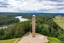 Birsztany. Nowy wiadukt i dojście do najwyższej na Litwie wieży widokowej 