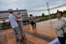 Pierwszy dzień Dni Suwałk od bulwarów w deszczu, przez wystawę, do parady i koncertów [zdjęcia]