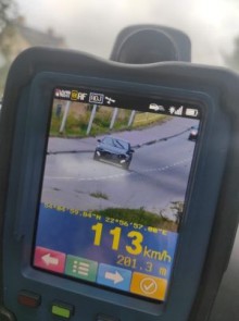 Za szybko w terenie zabudowanym. Dwóch kierowców straciło prawa jazdy