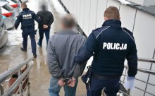 Za kradzieże, oszustwa, znęcanie się. Suwalscy policjanci zatrzymali czworo poszukiwanych