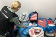 Krowy strzegły tytoniowej kontrabandy