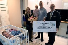 Pierwsze w historii Suwałk czworaczki. Prezydent wręczył prezenty, radni uchwalą finansową pomoc