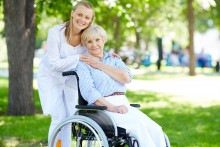 Opiekun osoby pobierającej świadczenie wspierające może zgłosić się do ubezpieczeń 