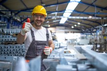 ZUS przekaże dla 966 firm miliony na poprawę bezpieczeństwa pracy  