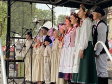 Damian Balcer  z Wiżajn z nagrodą Marszałka Województwa Podlaskiego