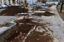 Suwałki. Rozpoczęło się usuwanie części betonowych płyt z Placu Marii Konopnickiej [zdjęcia]