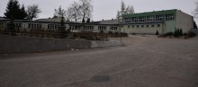 Szkoła Podstawowa nr 4 z nową halą sportową, istniejąca do rozbiórki. Dodatkowe 1,6 mln zł [foto]