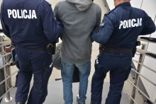 Nóż w plecy za złe spojrzenie. Suwalczanin odpowie za usiłowanie zabójstwa