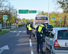 Po majówce policjanci skontrolowali ponad 800 kierowców. Osiem osób straciło prawo jazdy 