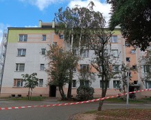 Wichura. Drzewo uszkodziło blok w Suwałkach, strachu było co niemiara [zdjęcia]
