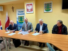 Powiat suwalski. Podpisano umowę na remont odcinka drogi powiatowej Bakałarzewo - Raczki