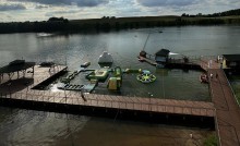 Tego jeszcze w WOSiR Szelment nie było. Nocne pływanie na wakeboardzie