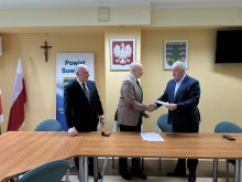 Powiat suwalski. Podpisano umowę na realizację dwóch inwestycji drogowych w gminie Bakałarzewo
