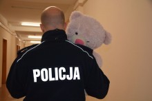 Suwałki. Pijany mężczyzna opiekował się córką