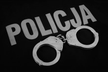 Suwałki. Policjant pomógł ochroniarzowi obezwładnić złodzieja