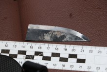 Suwałki. Zniszczył wnętrze przypadkowego auta