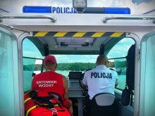 Augustowscy wodniacy pomogli mężczyźnie, który nie mógł wydostać się z wody